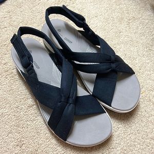 Clarks sandals size 8